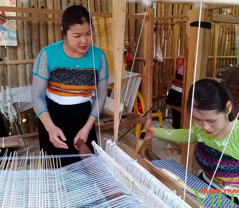 Capture the artisanal beauty of Mai Chau’s cultural gem